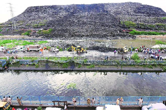 garbage, garbage problem, garbage disposal india, startup india, startups in india, Pastiwala.com, extracarbon, kabadiwala, ghazipur landfill collapse