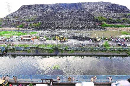 garbage, garbage problem, garbage disposal india, startup india, startups in india, Pastiwala.com, extracarbon, kabadiwala, ghazipur landfill collapse