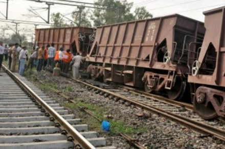 goods train, train derails, train derails in bilaspur, goods train derailment, india news