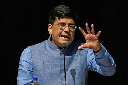 GE, diesel locomotive contract, indian railways, piyush goyal, pharmaceuticals, elecytricity, railway minister ,  diesel, locomotives,  Delhi,  Vodafone, reliance