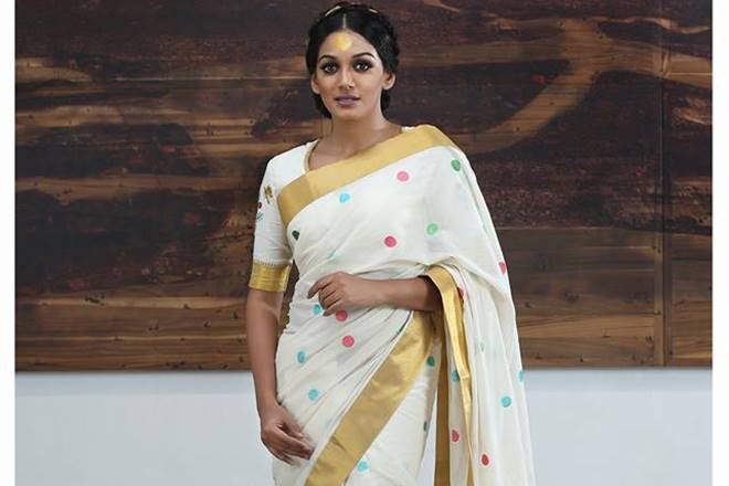Onam 2017: How to select and dress up for Onam with Kerala Kasavu Sarees for women - Lifestyle News | The Financial Express Onam 2017: How to select and dress up for Onam with Kerala Kasavu Sarees for women - Lifestyle News | The Financial Express