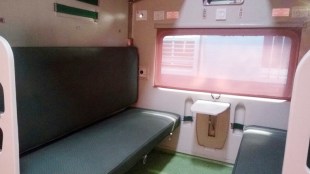 Mahamana Express, Mahamana Express AC-3 tier, Mahamana Express AC 3-tier coaches, Vadodara Varanasi Mahamana Express