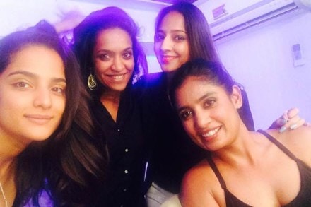 mithali raj, mithali raj trolled, mithali raj trolled for top, mithali raj instagram, instagram mithali raj, mithali raj indian cricket team, women cricket team captain, deepika padukone, priyanka chopra, twitter trolled, mithali twitter