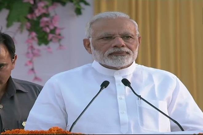  President Kovind also took the dais. Kovind said that Vijay Dashmi showcases the victory of morals and civil conduct. 