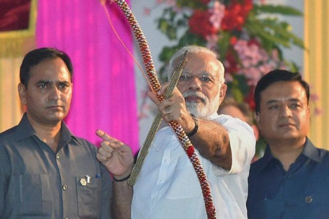 Modi dussehra image, modi dussehra picture, dussehra pictures pm narendra modi, modi dussehra celebrations, dussehra celebrations pm narendra modi, president ram nath kovind, venkaiah naidu