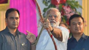 Modi dussehra image, modi dussehra picture, dussehra pictures pm narendra modi, modi dussehra celebrations, dussehra celebrations pm narendra modi, president ram nath kovind, venkaiah naidu