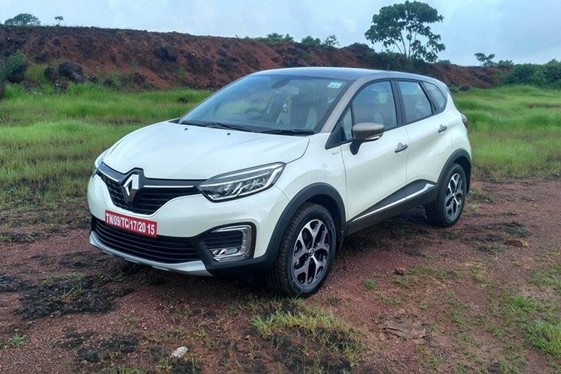 Renault India has unveiled the all-new Captur in India which is going to be launched next month during the festive season. The prices of the new Renault Captur is expected to start from Rs 9 lakh and will extend up to Rs 15 lakh, ex-showroom, Delhi. The crossover will compete with the likes of the upcoming Maruti Suzuki S-Cross and the Hyundai Creta in the segment. The company has also started accepting bookings for the upcoming crossover at a token amount of Rs 25,000 across the Renault showrooms in the country.