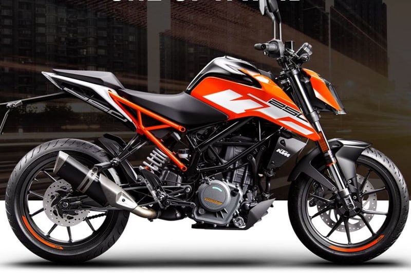 KTM 250 Duke: Positioned between the 200 Duke and 390 Duke in terms of price and performance, KTM 250 Duke is powered by a 248.76cc single-cylinder, liquid-cooled engine that produces 29.6 bhp and 24 Nm of torque and is paired to a six-speed manual gearbox. It does not feature ABS. Price: Rs 1.79 lakh (ex-showroom, Delhi)
