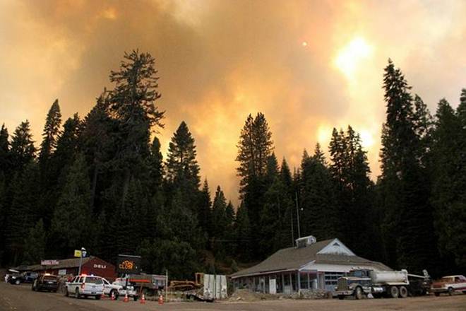 Los Angeles, wildfire Los Angeles, La Tuna Fire, Eric Garcetti, Los Angeles Fire Department, South Coast Air Quality Management, wildfire news