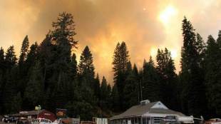 Los Angeles, wildfire Los Angeles, La Tuna Fire, Eric Garcetti, Los Angeles Fire Department, South Coast Air Quality Management, wildfire news