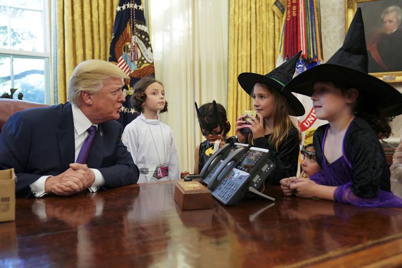 Halloween, Halloween 2017, donald trump, trump administration, us president, us president donald trump, trump, us, oval office, white house, Halloween party, us press, white house