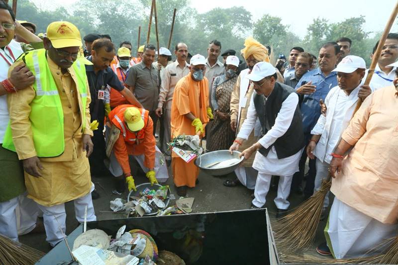 adityanath taj visit, adityanath taj visit live, adityanath in taj live, adityanath taj news, adityanath taj visit, adityanath in agra, up cm, sangeet som, Vinay Katiyar, adityanath in taj, taj news, taj mahal news