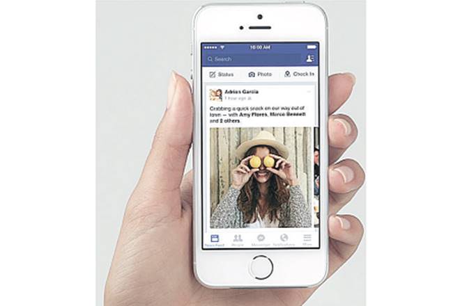 WhatsApp, SHAREit, JioTV, must-have apps, app library, smartphone, smartphone apps