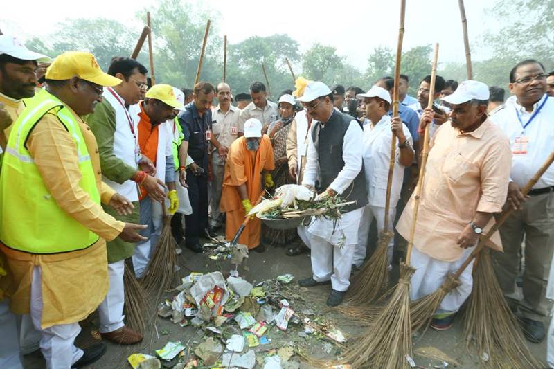adityanath taj visit, adityanath taj visit live, adityanath in taj live, adityanath taj news, adityanath taj visit, adityanath in agra, up cm, sangeet som, Vinay Katiyar, adityanath in taj, taj news, taj mahal news