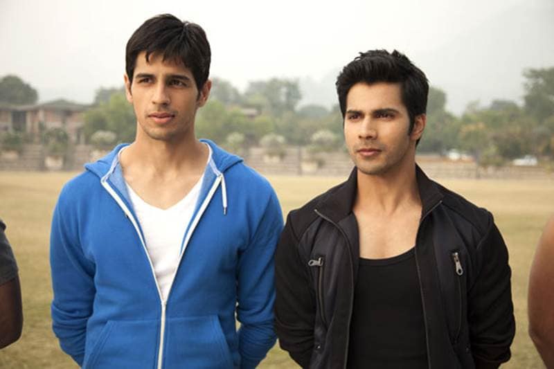 5) Student of the Year- Student of the Year is a 2012 Indian romantic comedy-drama film directed by Karan Johar. The movie features newcomers Sidharth Malhotra, Varun Dhawan and Alia Bhatt in the lead roles with Rishi Kapoor, Sana Saeed, Ronit Roy, Sahil Anand, Ram Kapoor and Farida Jalal in supporting roles. It earned Rs 30 cr over the weekend, as per Bollywood Hungama. (Bollywood Hungama)