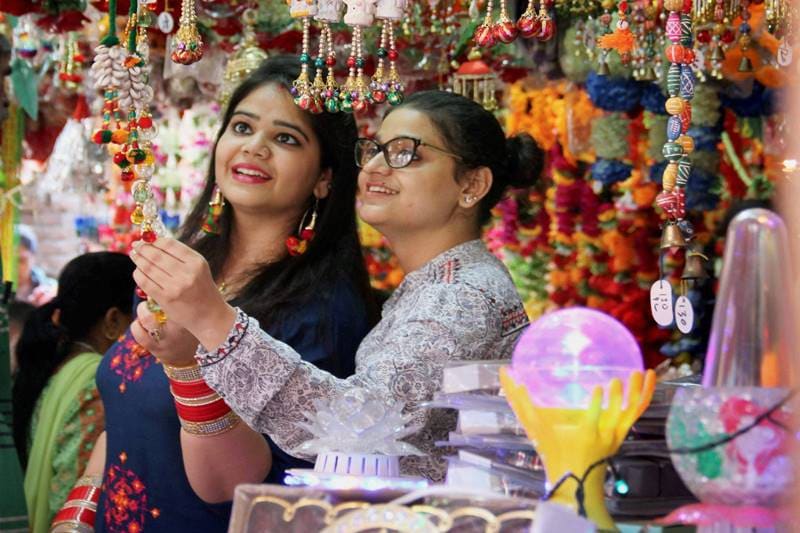 Happy Choti Diwali 2017, Choti Diwali 2017, Diwali 2017, Narak Chaturdashi 2017, Diwali festival, Diwali in India, Happy Diwali 2017