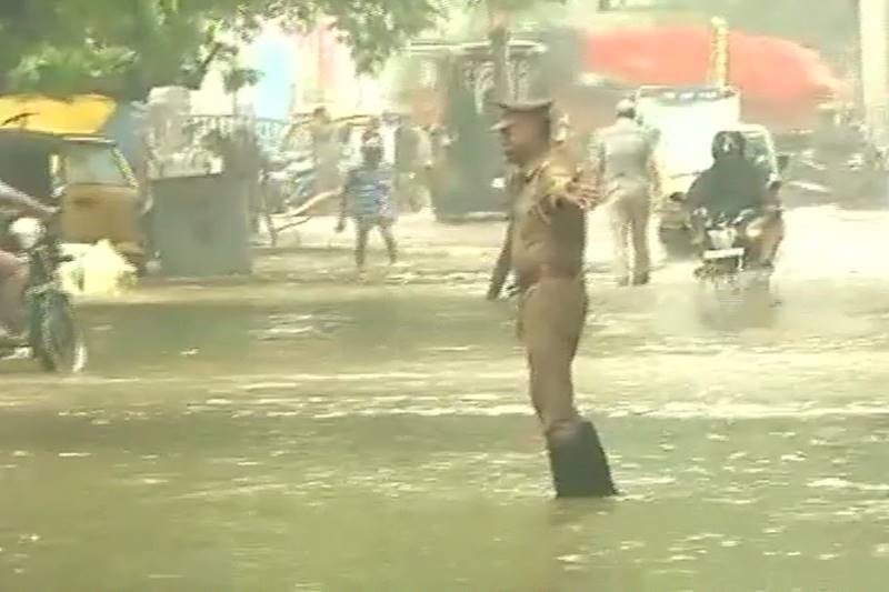 chennai rain, chennai, chennai monsoon, rain in chennai, heavy rain, monsoon, monsoon in india, water logged, heavy shower, thunderstorm, chennai pics, chennai latest news