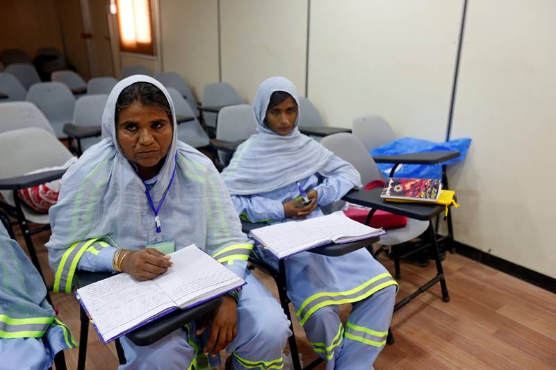 pakistan, pakistan women driver, women truck driver, pakistan women, pakista driver, thar desert, coal reserves, mining, one belt one road, China-Pakistan Economic Corridor, CPEC, pakistan energy, pakistan news, pakistan images, pakistan pics