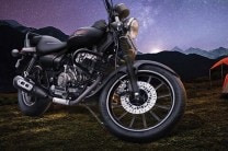 The 12-Spoke broad strip alloy wheels continue the 220 Street’s urban design.