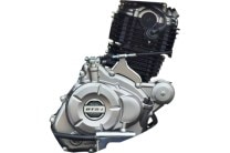 The 220 cc engine makes 19 hp and 17 Nm of torque. The Oil-cooling may seem like overkill on a 220cc cruiser, but it is an efficient system which allows for better efficiency on long runs on the highway