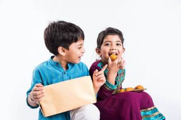 Bhai Dooj 2017, bhai dooj brother sister, bhai dooj Shukla Paksha, bhai dooj Kartika month, Bhai Phota, Bhau Beej, bhai dooj tika ceremony, bhai dooj aarti, bhai dooj sweet