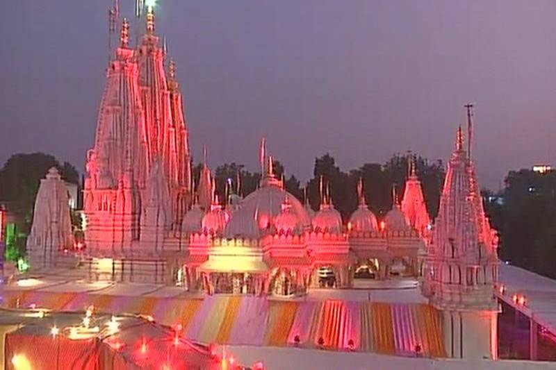 Diwali 2017 celebrations, Diwali 2017 celebrations Raisina Hill including Rashtrapati Bhawan, Diwali 2017 celebrations, Swaminarayan Akshardham temple in Gandhinagar, Akshardham Temple in Delhi, Golden Temple