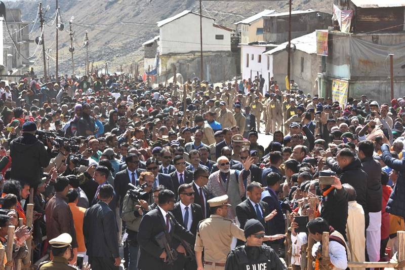 Modi in Kedarnath, narendra modi in Kedarnath, narendra modi Kedarnath visit, PM Modi in Kedarnath, Kedarnath visit, modi in Kedarnath, Narendra Modi, PM Modi lays foundation stones in kedarnath, uttarakhand flash floods, Modi in uttarakhand, PM Modi uttarakhand visit, narendra modi in uttarakhand, uttarakhand cm, Himalayan shrine, modi at Himalayan shrine, PM Modi at Himalayan shrine