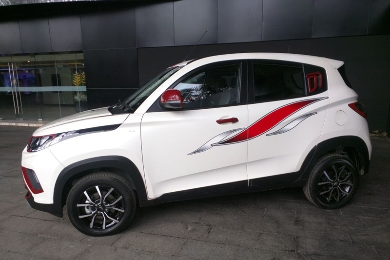 Mahindra has also equipped the KUV100 NXT with some advanced features that include GPS navigation, electronic temperature control panel, Intellipark that consist of reverse parking assist sensors, gear shift alerts and driver information system with voice alerts. There are some comfort and convenience features too such as remote boot opening key and electrically retractable ORVMs.