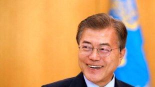 Samsung, Samsung beware, Korea, Korea welcomes activist shareholders, activist shareholders, Moon Jae-in, South Korea, Fair Trade Commission, Korean market, South Korea