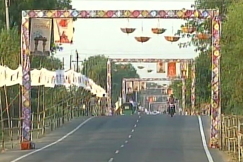 Modi in Gujarat, Modi in Gujarat live, Modi in Gujarat day 2, Modi in Gujarat day 2 licve, Modi in Gujarat live updates, narendra modi gujurat updates, narendra modi gujarat visit, modi gujarat visit, modi gujarat visit live, modi gujarat visit live updates,BJP, Chotila, Congress, Gujarat, Gujarat Election 2017, narendra modi gujarat visit schedule, pm modi today, pm modi live, pm modi announcement today live, pm narendra modi, Rahul Gandhi, Vadnagar, Vijay Rupani, Dwarkadheesh Temple
