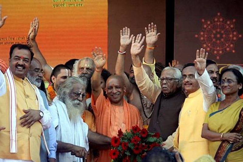 UP Cm adityanath, yogi adityantha, yofi adityanath diwali celebration, diwali celebration, diwali celebration in ayodhya pics, diwali celebration in ayodhya, deepotsav, earthen lamps, guiness book of world record, ramayan, diwali india,