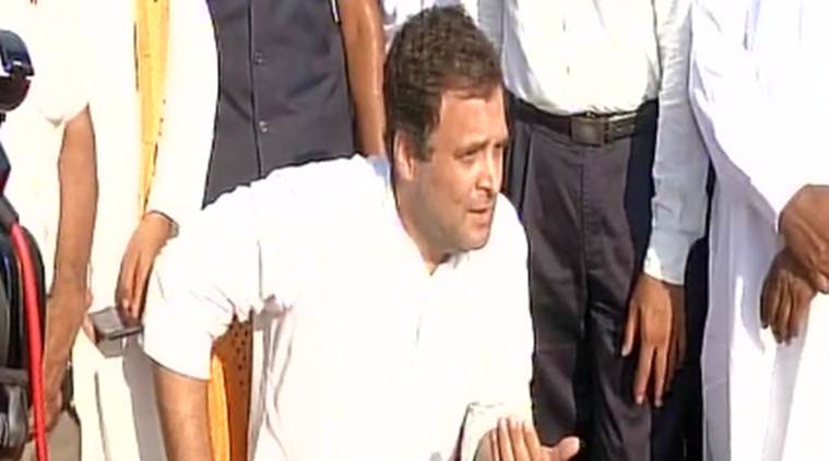 rahul gandhi, rahul gandhi mocks narendra modi, rahul gandhi mocks pm modi, rahul gandhi mocks modi, rahul gandhi on modi, rahul gandhi mocks demonetisation, rahul gandhi in gujarat, congress, congress vp rahul gandhi, india news, latest news