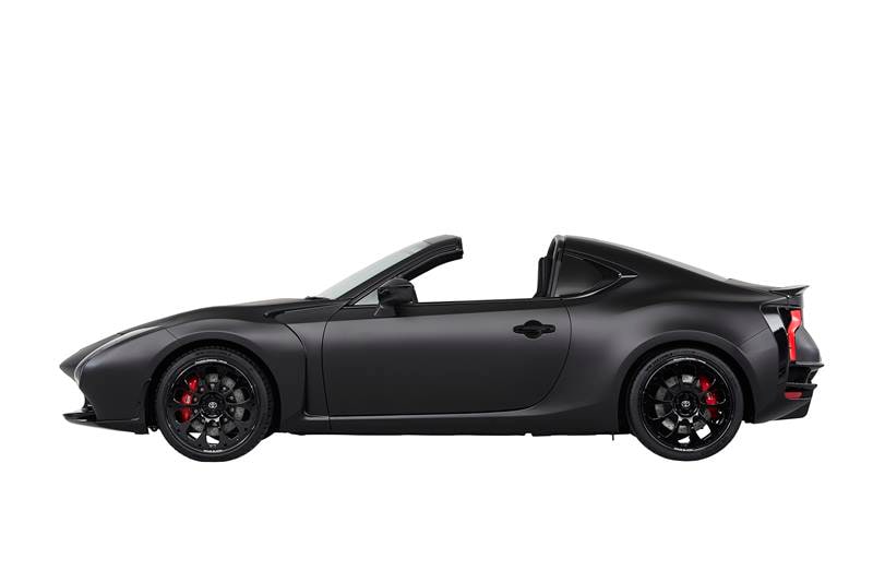Toyota GR HV SPORTS concept car features a targa top that was also used in Toyota’s most famous convertible sports car Toyota Sports 800 (a.k.a. Yotahachi) and the Toyota Supra. The new sports car concept measures 4395 mm in length, 1805 mm in width and stands tall at 1280 mm. It’s gets a front engine, rear-wheel drive driveline. The engine is powered by THS-R (Toyota Hybrid System-Racing) that is infused with hybrid technology refined by the TS050 Hybrid.