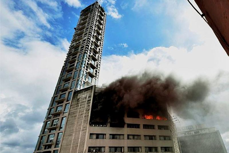 Kolkata, State Bank of India building, SBI's global department, kolkata fire pics, kolkata building fire pics, Jeevan Sudha building fire pics, Jeevan Sudha building fire, kolkata fire, kolkata building fire, Jawaharlal Nehru Road, LIC , global market office