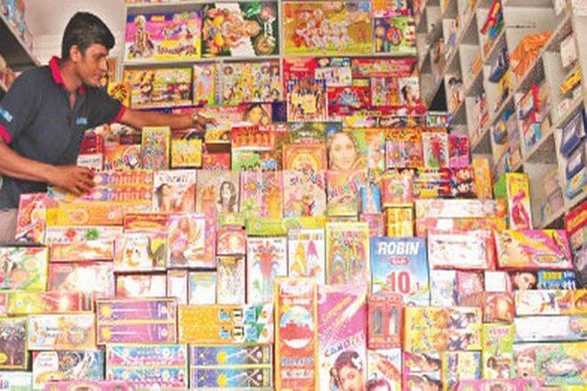 Firecrackers ban in Delhi-NCR, Supreme Court, Diwali, sale of firecrackers in NCR delhi, Navin Sinha, firecrackers ban traders Firecrackers ban in Delhi-NCR, Supreme Court, Diwali, sale of firecrackers in NCR delhi, Navin Sinha, firecrackers ban traders