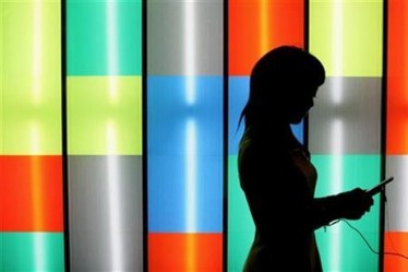 Alphabet Inc, Google Pixel, Customers, Smartphones