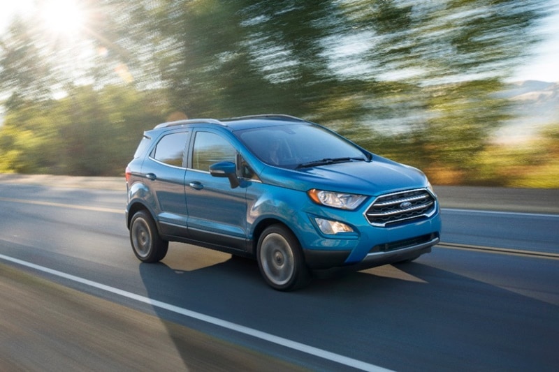 The 2017 Ford Ecosport gets major upgrades to its design especially to its face. The SUV now get wide and more prominent front hexagonal grille and a larger headlamp cluster with projector headlamps and LED DRLs. The front bumper is also new and the round fog lamps are now replaced by large looking foglamps.