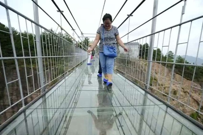 China, China bridge, glass bridge, Yuntai Mountain Geological Park, Yuntai Mountain, China Park, East Taihang, East Taihang district administration, world news China, China bridge, glass bridge, Yuntai Mountain Geological Park, Yuntai Mountain, China Park, East Taihang, East Taihang district administration, world news