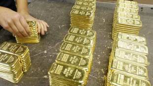 gold tax, Gold Tax in India, tax on buying and selling gold, gold, tax, Short-term capital gain tax on gold investment, Long-term capital gain tax on gold investment,