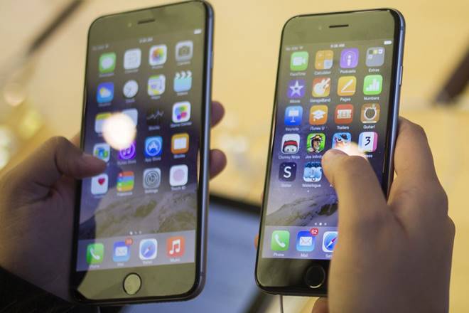 Apple iPhone 8, 8 Plus sales, india, latest iPhones at iWorld, kamla nagar, smartphone users, iPhone 8 price, Apple reseller stores