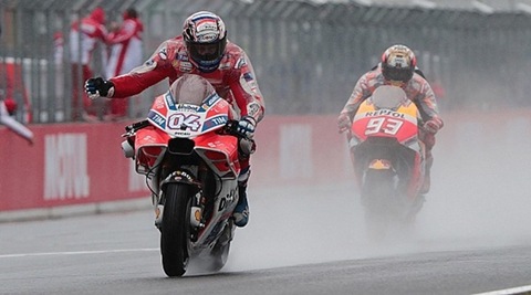 2017 Japanese MotoGP: Andrea Dovizioso takes the victory in the rain at Motegi