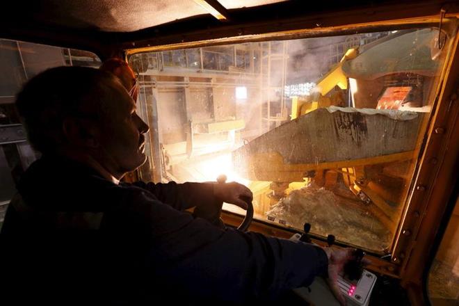 petcoke, coal alternative, coal industry, petroleum industry, india pollution, air quality, supreme court, pollution, new delhi air, 