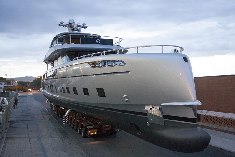 Powered by two 1,650bhp MAN V12 diesel engine paired to Fortjes pod-drives, the 35-metre-long Superyacht can attain a top speed of 21 knots (approximately 39 kph) and has a range of 3,400 nautical miles (6,297 km).