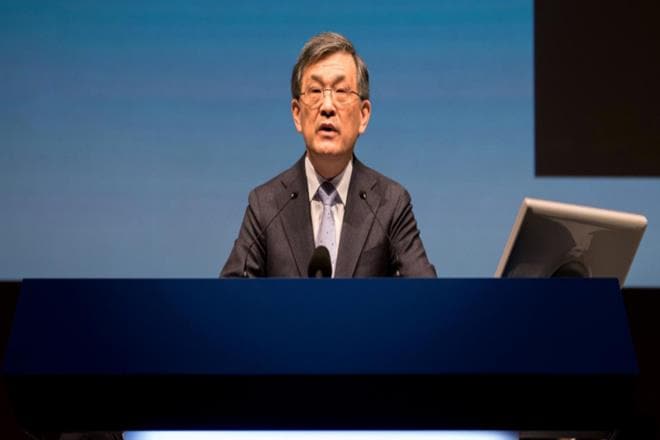 The surprise resignation comes as Kwon was expected to take a bigger role following the arrest of Samsung Group scion and heir apparent Jay Y. Lee in February on bribery charges, and the departures of other key executives. (Reuters)