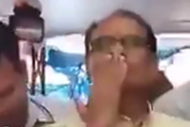 Shivraj Singh Chouhan flying kiss, shivraj singh chouhan kiss in public, shivraj chouhan kiss video, shivraj singh chouhan flying kiss, flying kiss madhya pradesh cm, flying kiss, kiss in public Shivraj Singh Chouhan flying kiss, shivraj singh chouhan kiss in public, shivraj chouhan kiss video, shivraj singh chouhan flying kiss, flying kiss madhya pradesh cm, flying kiss, kiss in public
