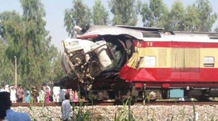 mumbai local train, local train mumbai news, mumbai local train status, mumbai ac local fare