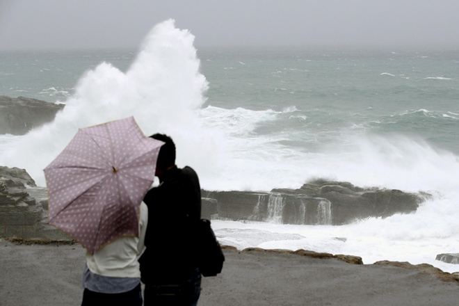 typhoon, typhoon lan, typhoon japan, japan storm, japan elections, election day, japan weather, typhoon, typhoon lan, typhoon japan, japan storm, japan elections, election day, japan weather,