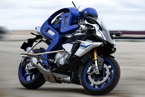 Watch Video: Yamaha’s motorcycle racing robot takes on Valentino Rossi: Rossi teaches it why he is the best around