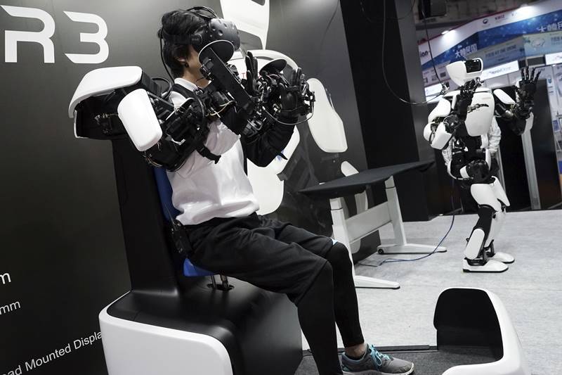 Toyota, humanoid robot, humanoid robot T-HR3, International Robot Exhibition, third generation humanoid robot, T-HR3, tokyo, japan, china, robot, artificial intelligence, technology