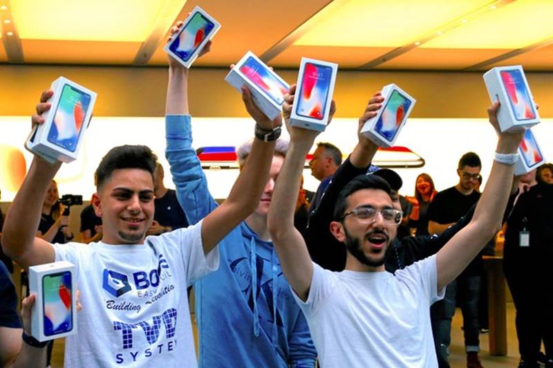 apple, apple iphone x, iphone x, iphone x in stores, iphone x launce, iphone x on sale, iphone x, apple store, buy iphone x, buy apple iphone x